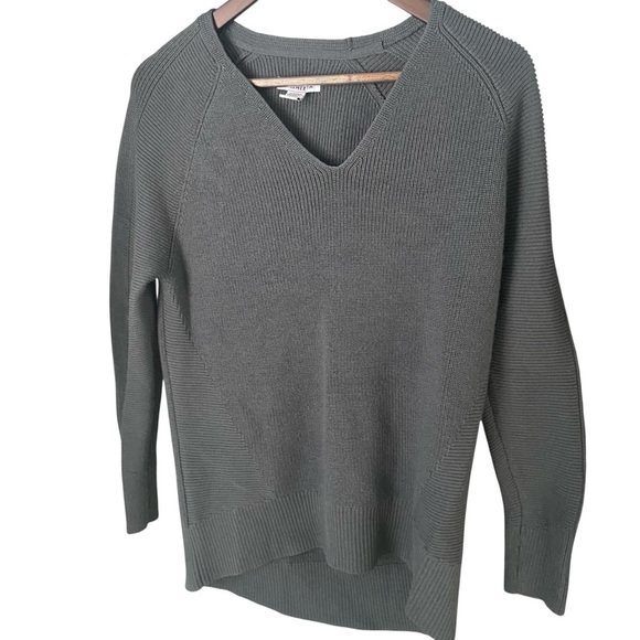 ATHLETA Women’s Hanover Refined VNeck Sweater Size XS Merino Wool Charcoal Grey - Picture 13 of 15